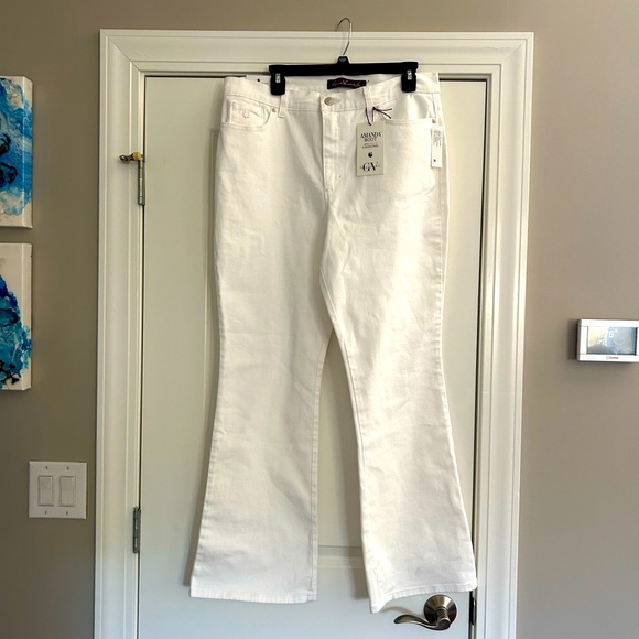 NWT! Gloria Vanderbilt Amanda Vintage White Bootcut Classic Rise Jeans. Size 14. - Picture 4 of 10
